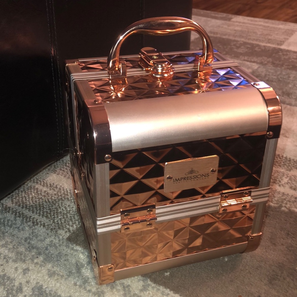 Impressions Vanity Cosmetic Case